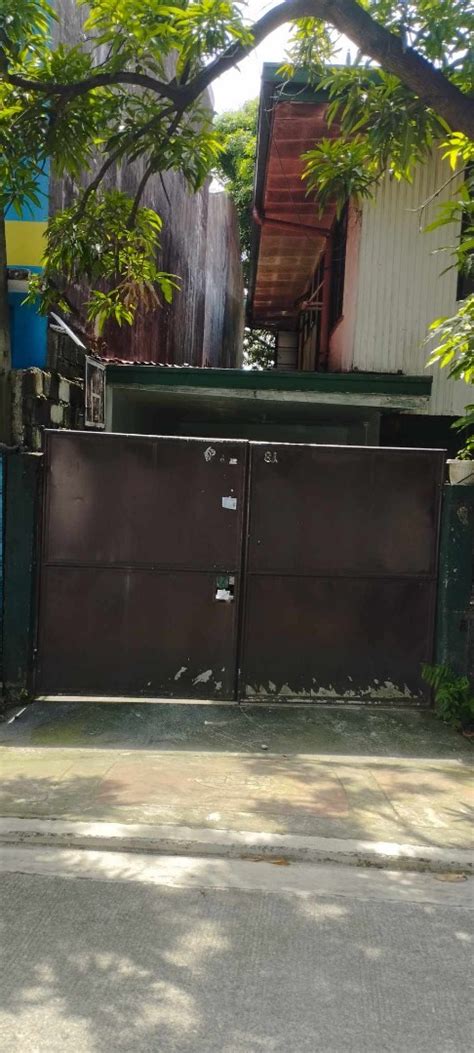 Apartment For Rent in Diliman , Quezon City .